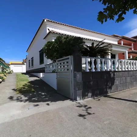Casa Vinhas * Mosteiros (Azores)